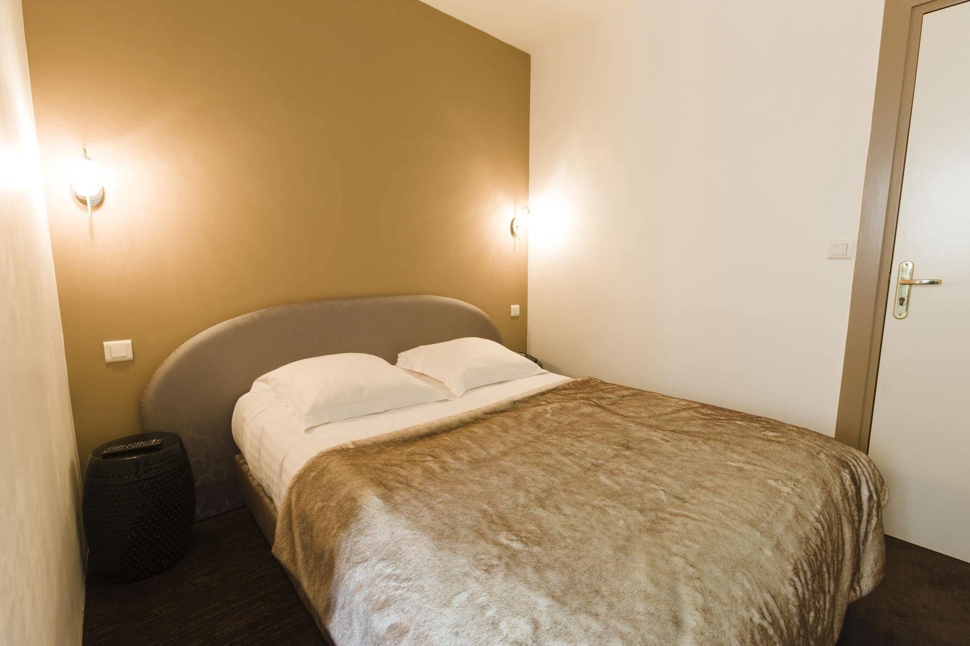 Le Saint Louis Hotell Amiens Exteriör bild